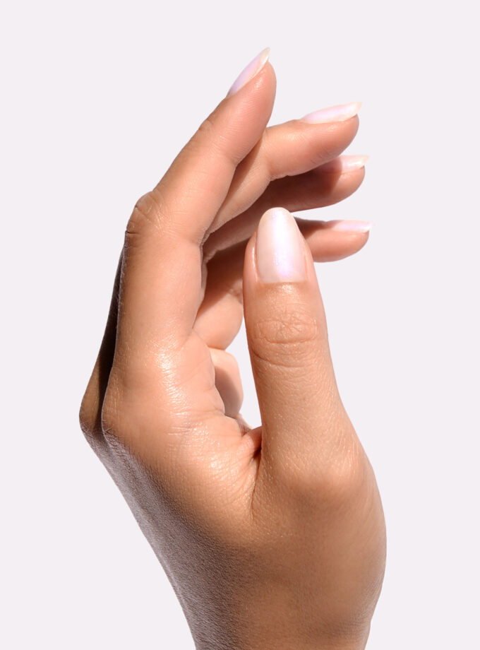 "Illuminez-Moi!¨ Illuminating Nail Whitener